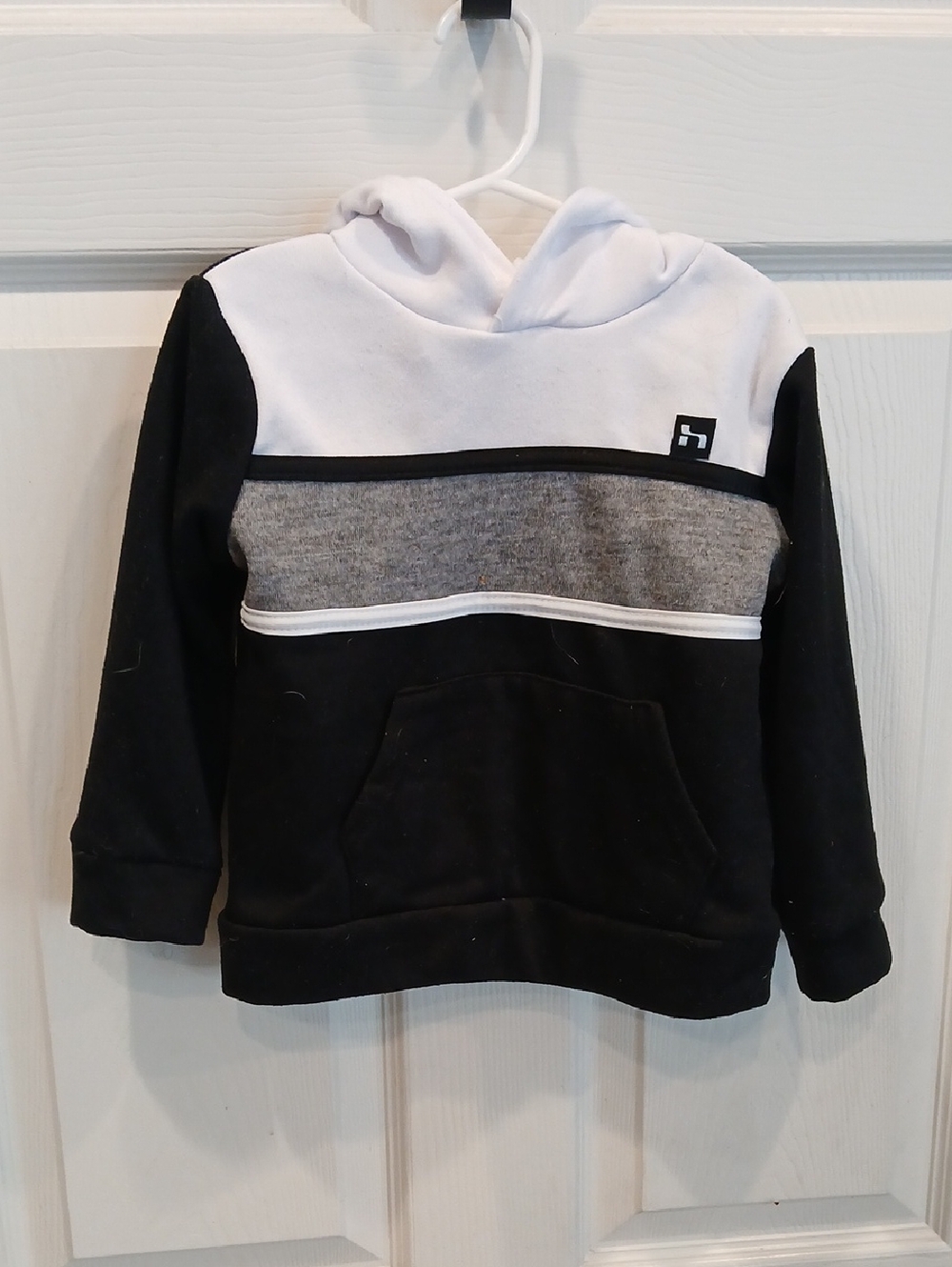 5/25 Hind Kids Colorblock Hoodie in Black, White & Gray